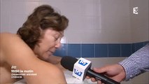 Une femme prend du bon temps devant la caméra de France 3