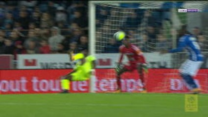 Video herunterladen: Viral - Football: Ligue 1 - Amazing bicycle kick from Sunu for Angers