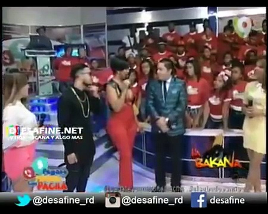 El Pacha ridiculiza a Ana Carolina varias veces en su programa