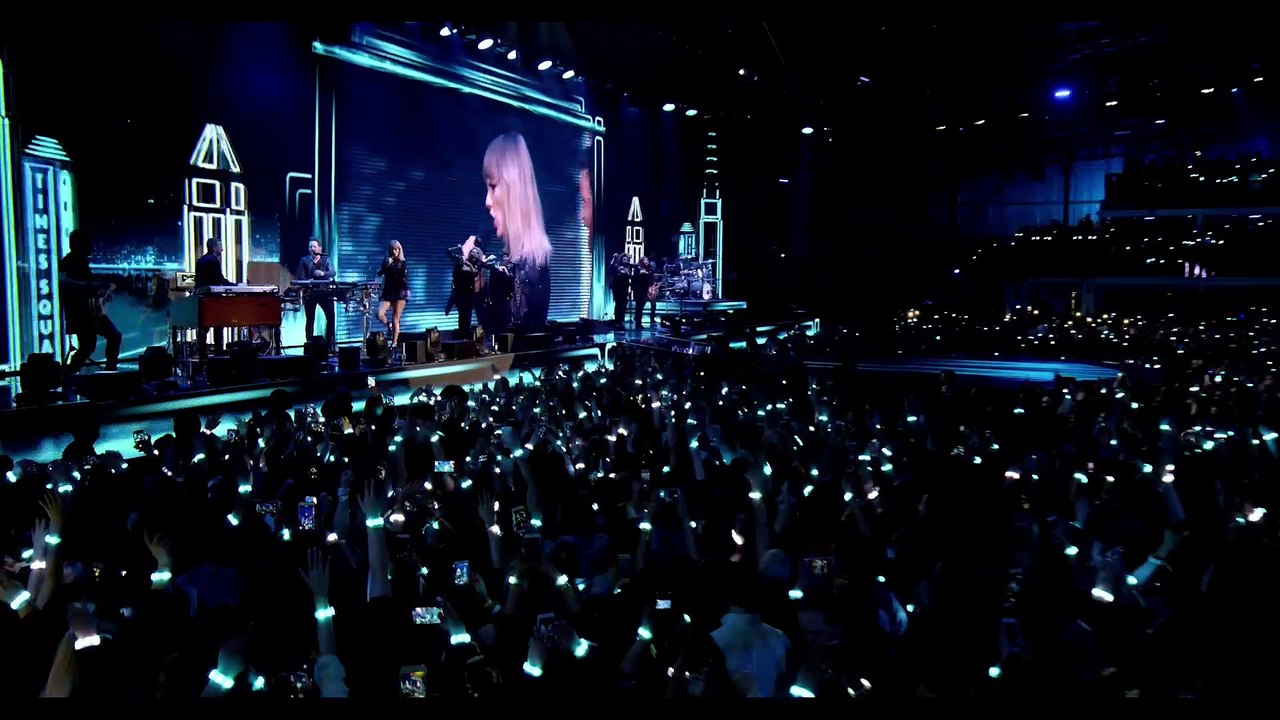 Taylor Swift NOW - 13. I Did A Special Event S1E2 - DIRECTV Super Saturday Night (Part 1)