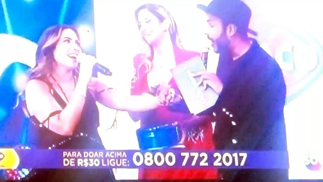 QUEDA DE PATRÍCIA ABRAVANEL NO TELETON
