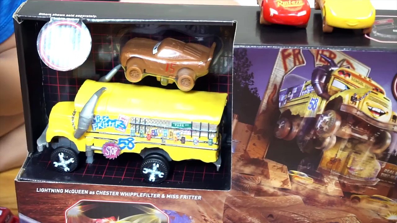 CARS 3 THUNDER HOLLOW SMASH AND CRASH WRECK RACE MISS FRITTER FUNNY TOY PLAYSET LIGHTNING CRUZ