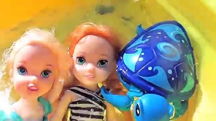 Elsa and Anna toddlers PIRATES! Waterpark Frozen swimming pool Shopkins treasure hunt Little Tikes