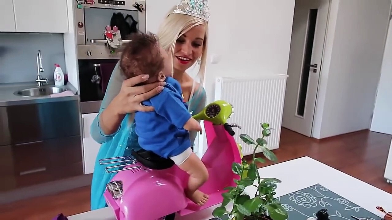 Hidden Crying Baby Ride on POWER WHEEL AUDI/ Silicone Baby Doll Prank His Mommy On Balcony