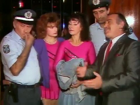 19. Αστυνόμος Θανάσης Παπαθανάσης Ε19 Γεννήθηκες για την καταστροφή β΄μέρος