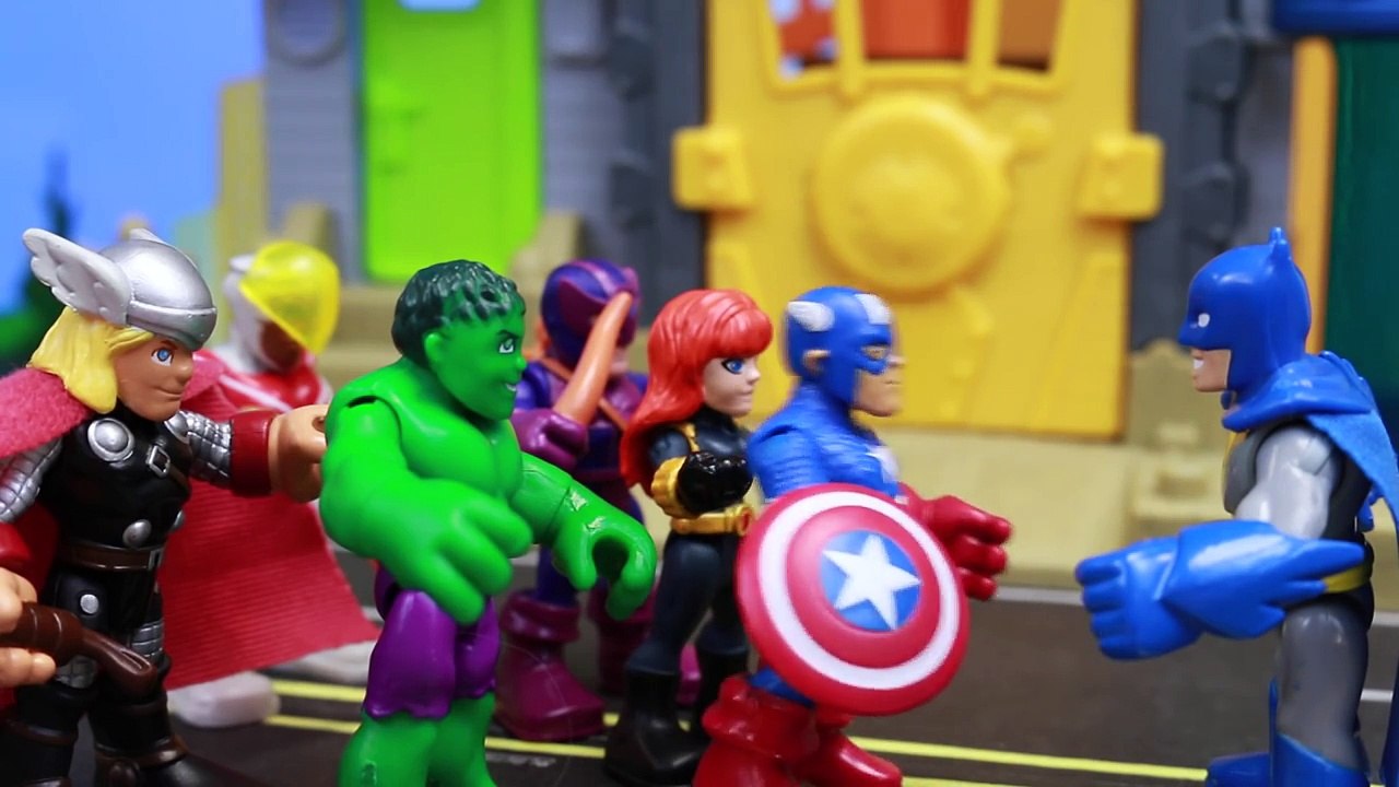 Batman and Spiderman with The Avengers Fight Giant Ghostbusters Stay Puft Marshmallow Man Toy