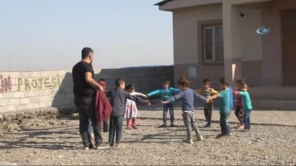 Genç Öğretmenler, Öğrencileri İçin Destek Bekliyor