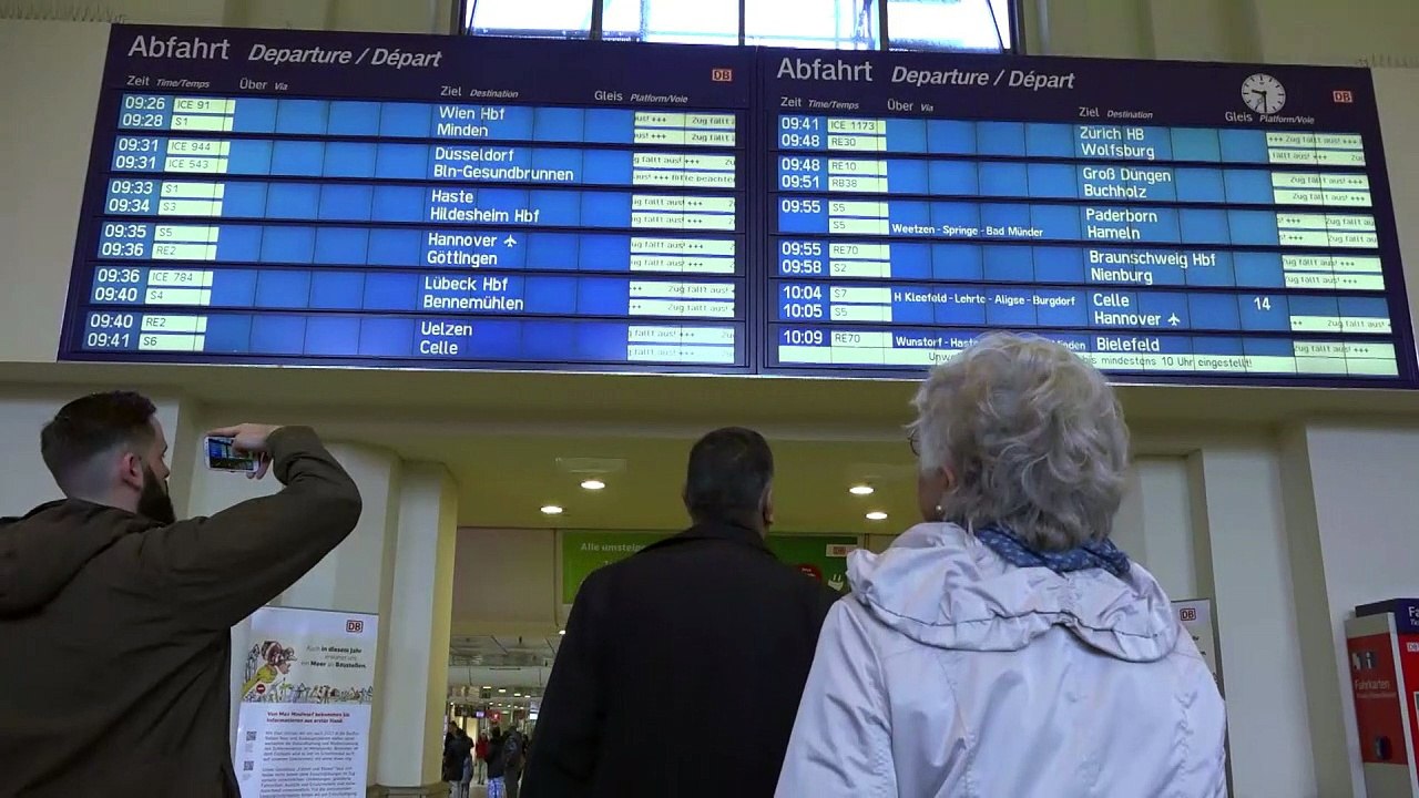 Sturm 'Herwart' legt Bahnverkehr in Norddeutschland lahm