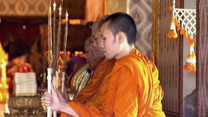 L'ultimo saluto della Thailandia a re Bhumibol