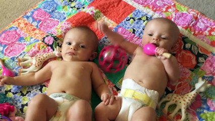 A Day in the Life of Twin Baby Girls | Mom to 4 month old Twins