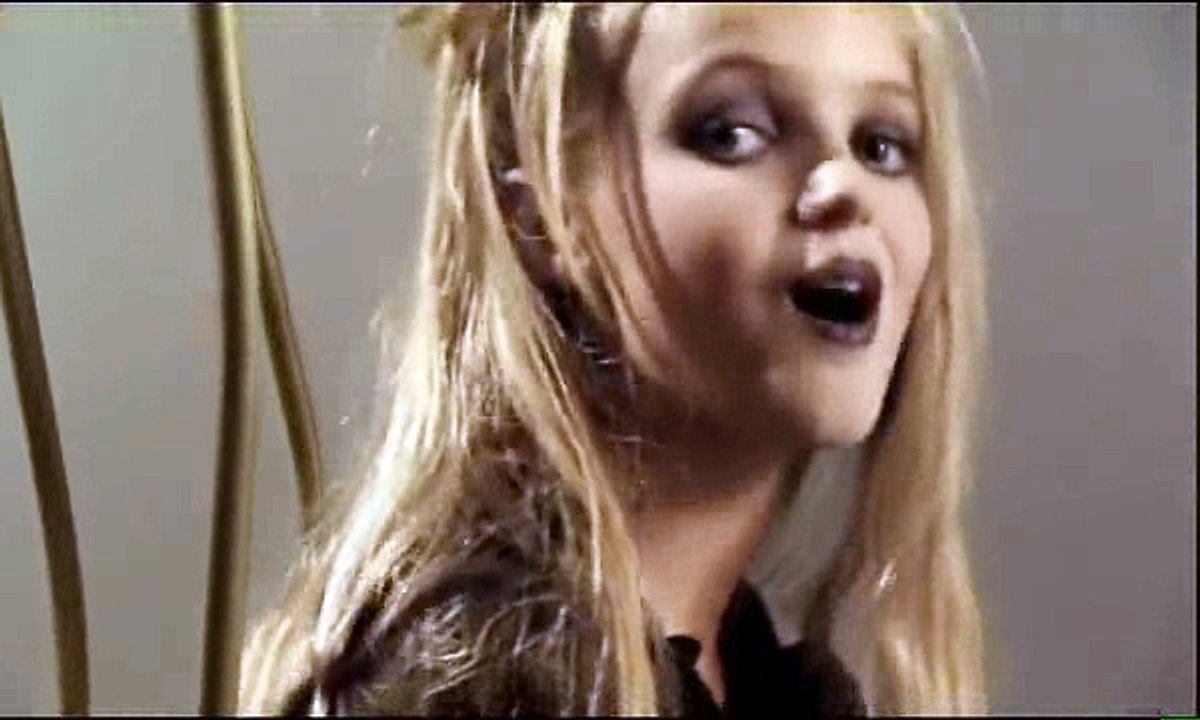 Clip de la chanson "Drôle de Creepie", interprétée par Lisa - 2008