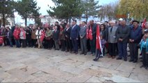 Sivas'ta CHP ve Add'den Atatürk Anıtına Çelenk