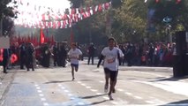 Çorlu'da Cumhuriyet Koşusu Düzenlendi... Sporcular Baygınlık Geçirdi