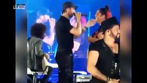 Enrique Iglesias besa a fans y hasta publica...