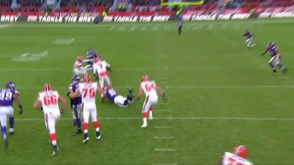 DeShone Kizer steps out of a tackle to get the first down