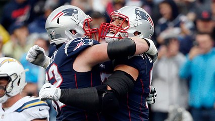 Rob Gronkowski gets wide open for 2-yard TD