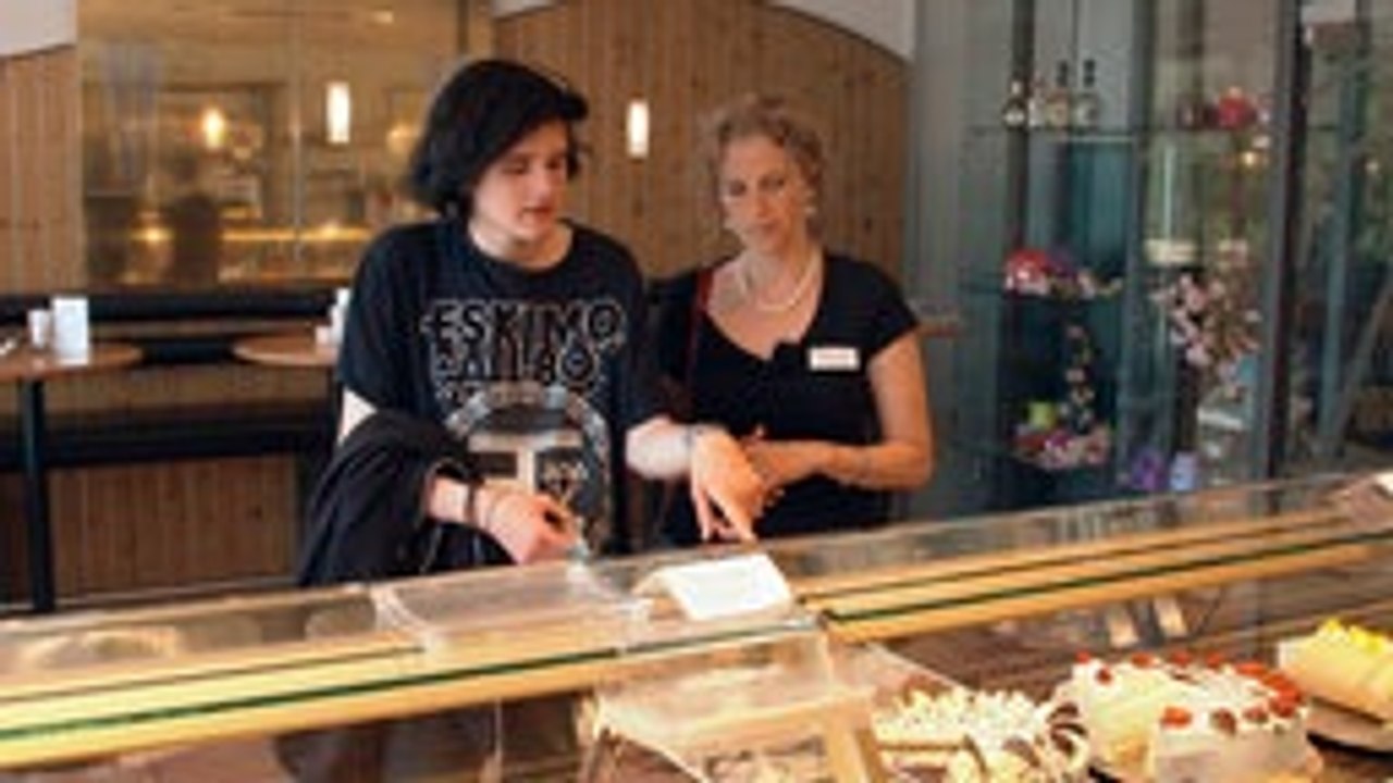 MENSCHEN HAUTNAH : 50 Kilo bei 1,89 Meter - Wenn Männer magersüchtig sind