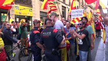 Far-right extremists force Catalan police van to retreat
