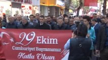 Pendik'te 94 Metre Uzunluğundaki Türk Bayrağı ile Cumhuriyet Bayramı Kutlaması