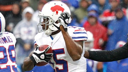 Brandon Tate makes everybody miss, cuts upfield for 24-yards