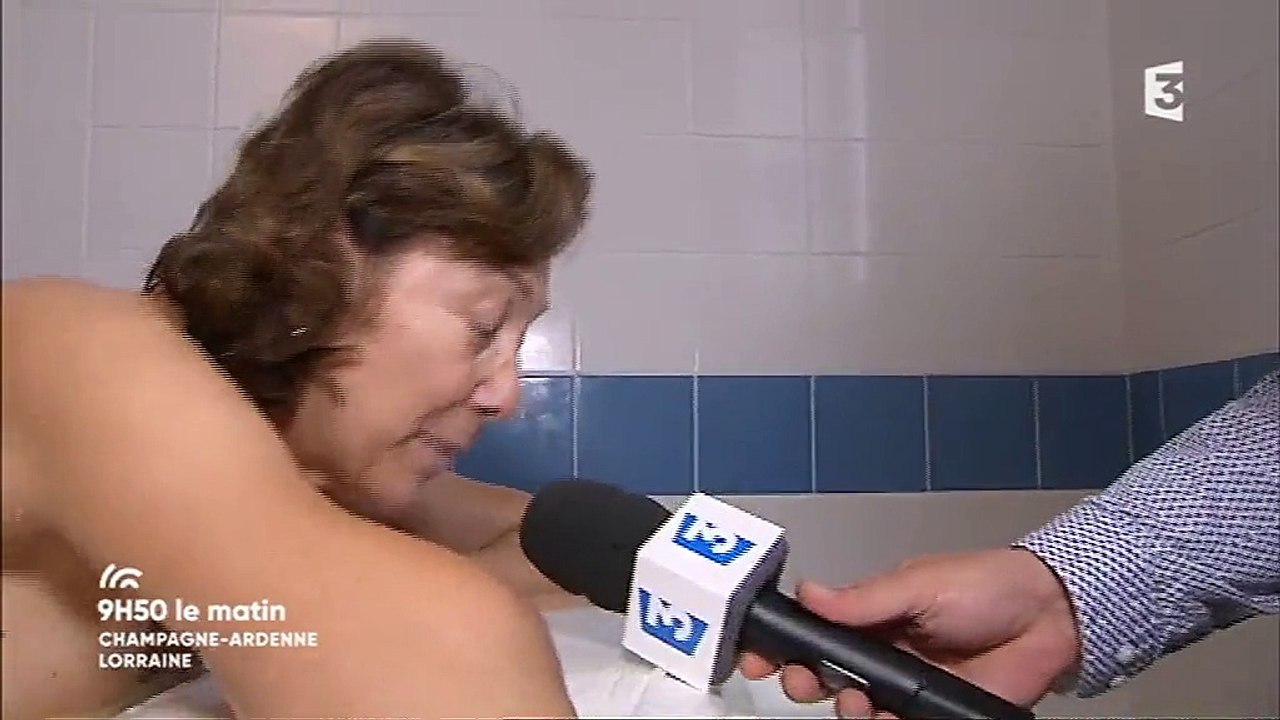 Pendant ce temps-là sur France 3, une femme prend du bon temps devant la caméra