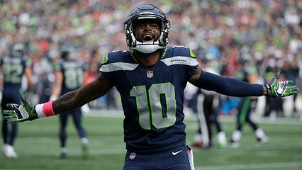 Wilson dances, fires downfield to diving Paul Richardson for TD