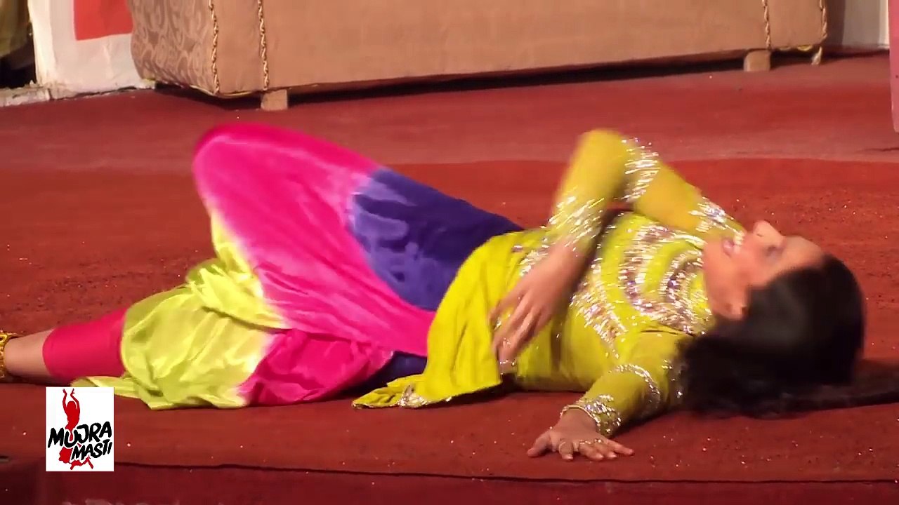 S*XY PAYAL CHAUDHRY - AISE PYAR DE NUT VICH - 2017 PAKISTANI MUJRA DANCE