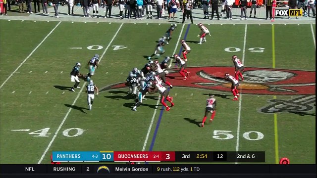Tampa Bay Buccaneers LB Kwon Alexander sniffs out Carolina Panthers RB Christian McCaffrey reverse