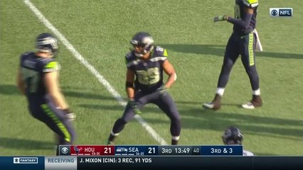 Doug Baldwin makes exquisite fingertip grab