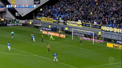 10e j. - Le PSV, toujours leader