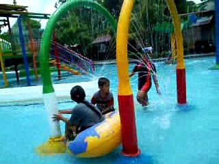 video- 5. Adelio Bermain Wisata Air Galaxy Water Park Yogyakarta 29 Oktober 2017