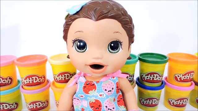 BABY ALIVE DOCINHO COMENDO BATATAS FRITAS COLORIDAS DE MASSINHA PLAY-DOH