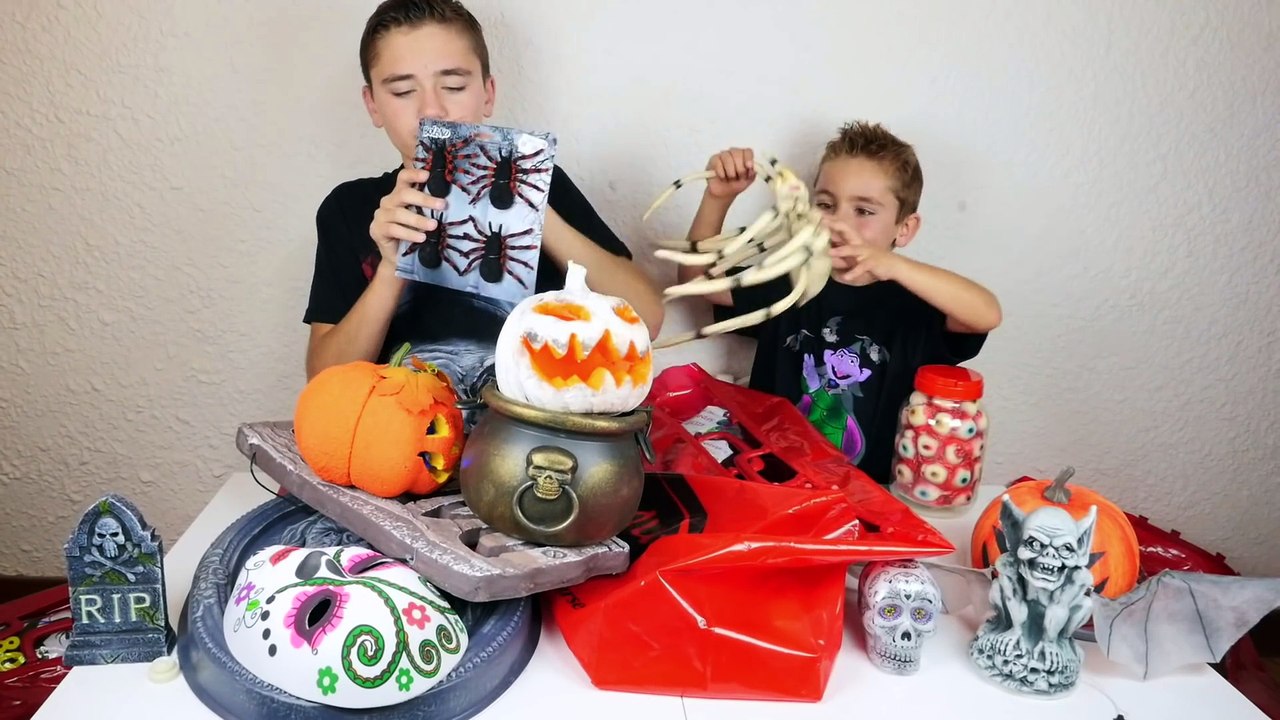 MEGA HAUL HALLOWEEN 2017 - Ouverture des sacs de notre Shopping -PEUR OU PAS PEUR-