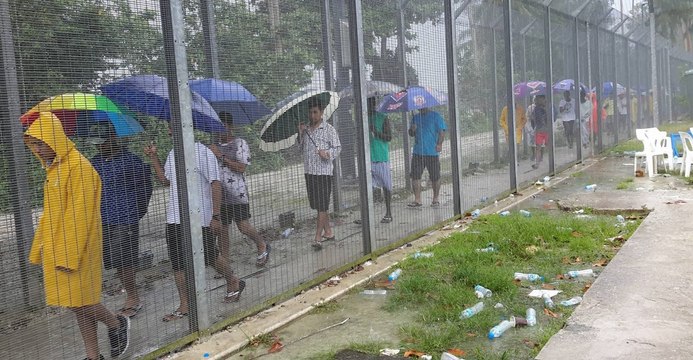 Manus Island Asylum Seekers Prepare for Centre Closure