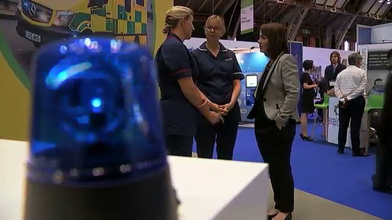 Nurses given awards for heroic actions after Manchester bombings-bcQ67ASl64U