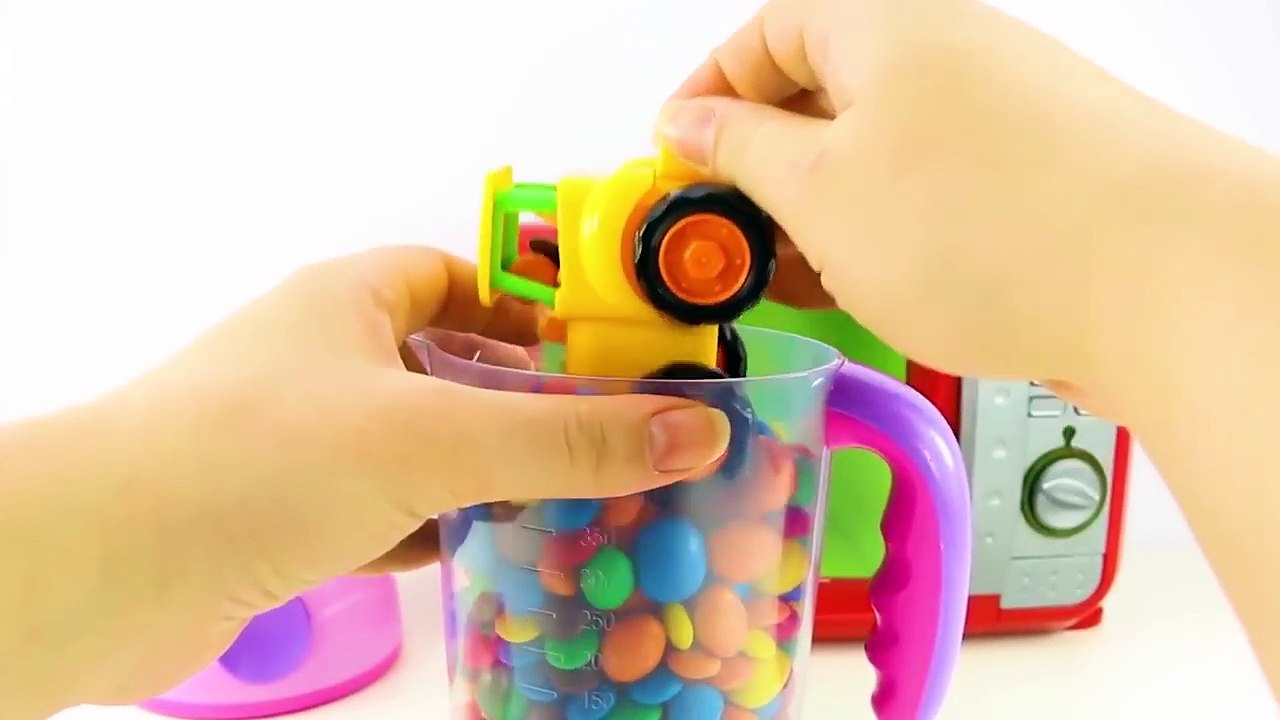 Learn Colors for Children Play Doh Peppa Pig Ice Cream Molds Elephant Finger Family Nursery Rhymes-B-Ng19u54jU