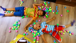Bad kids & Giant Candy Accident! Nursery Rhymes Song for Funny Baby Johny Johny Yes Papa Song-NpWHPi3kH50