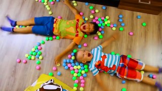 Bad kids & Giant Candy Accident! Johny Johny Yes Papa Song Nursery Rhymes Song for Children-y2uHe6c-nQU