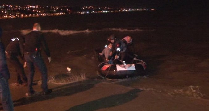 Büyükçekmece Açıklarında Can Pazarı! Tekne Su Aldı, 5 Saat Mahsur Kaldılar