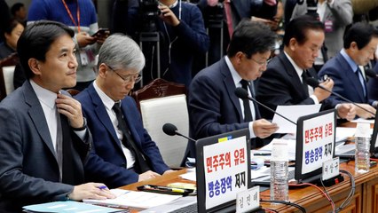 한국당 국감 복귀...상복 입고 "원내서 투쟁" / YTN