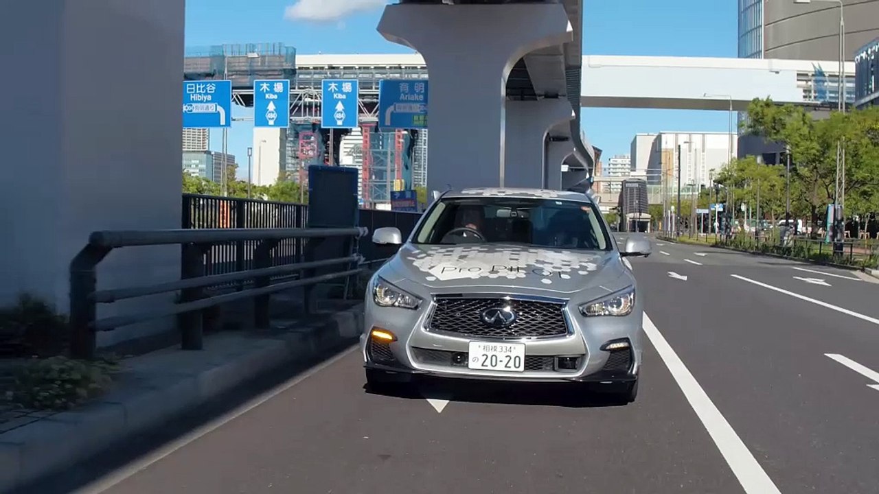 Le prototype Infiniti Q50 sport à technologie Nissan ProPilot roule de façon autonome