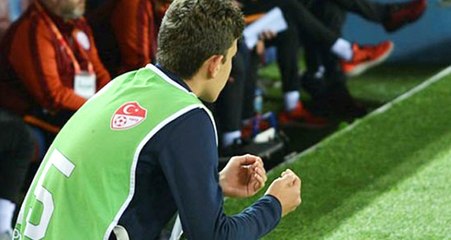 Trabzonsporlu Top Toplayıcı Çocuk, Galatasaray Maçı Öncesi Dua Etti