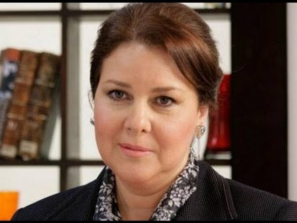 برنامج عُقد النجوم - حلقة الفنانة دلال عبد العز...