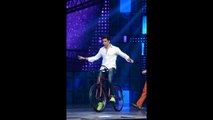 32.Hrithik Roshan's amazing cycle stunts on the sets of Dance  Season 2