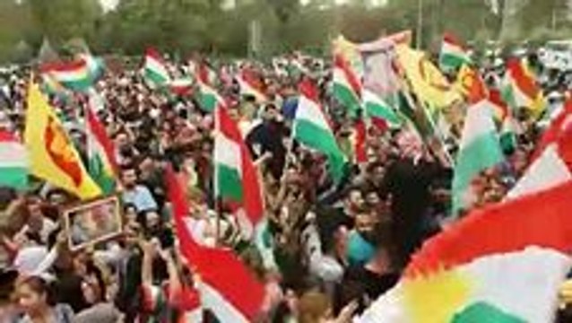 Kurds Gather in Support of Leader Barzani After His Resignation