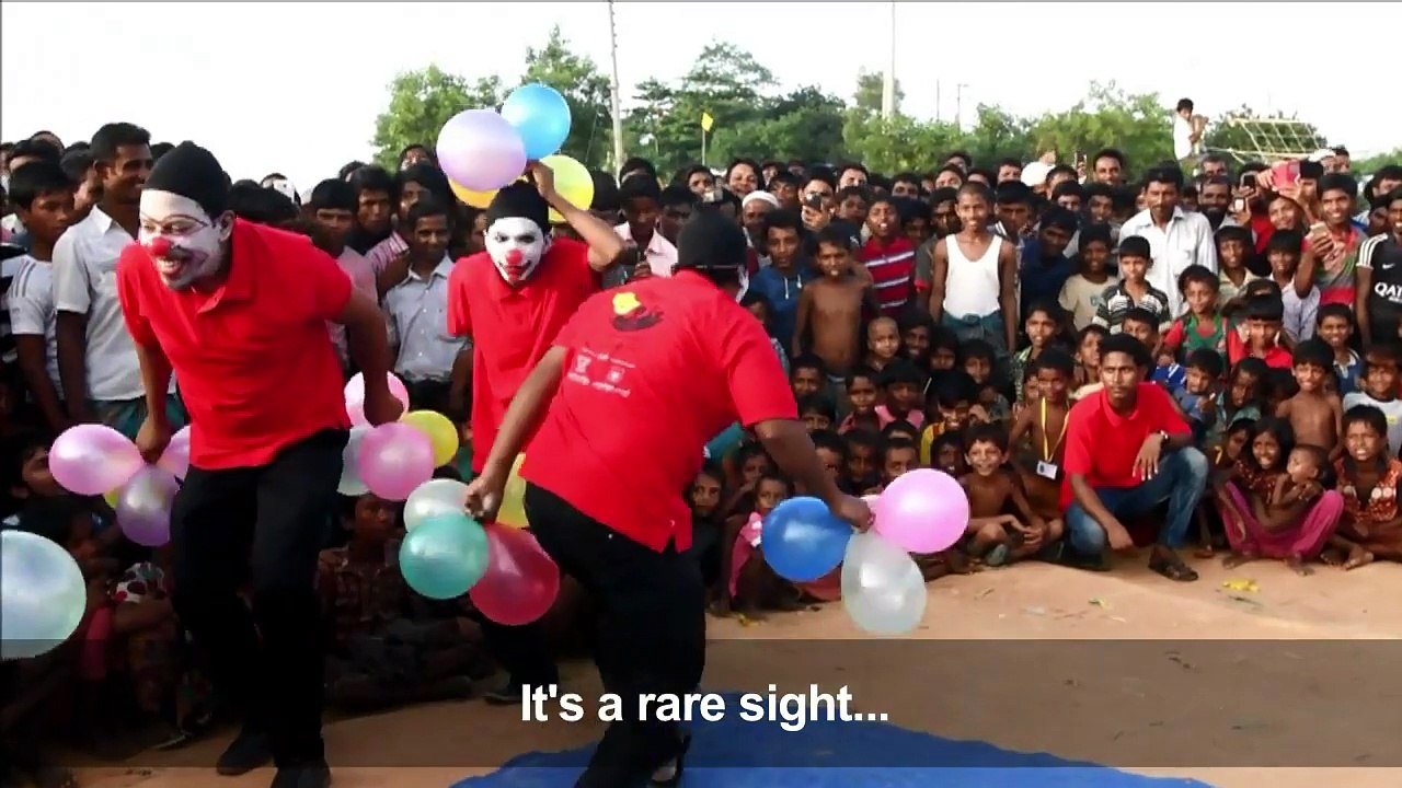 Clowns bring laughter to traumatised Rohingya children