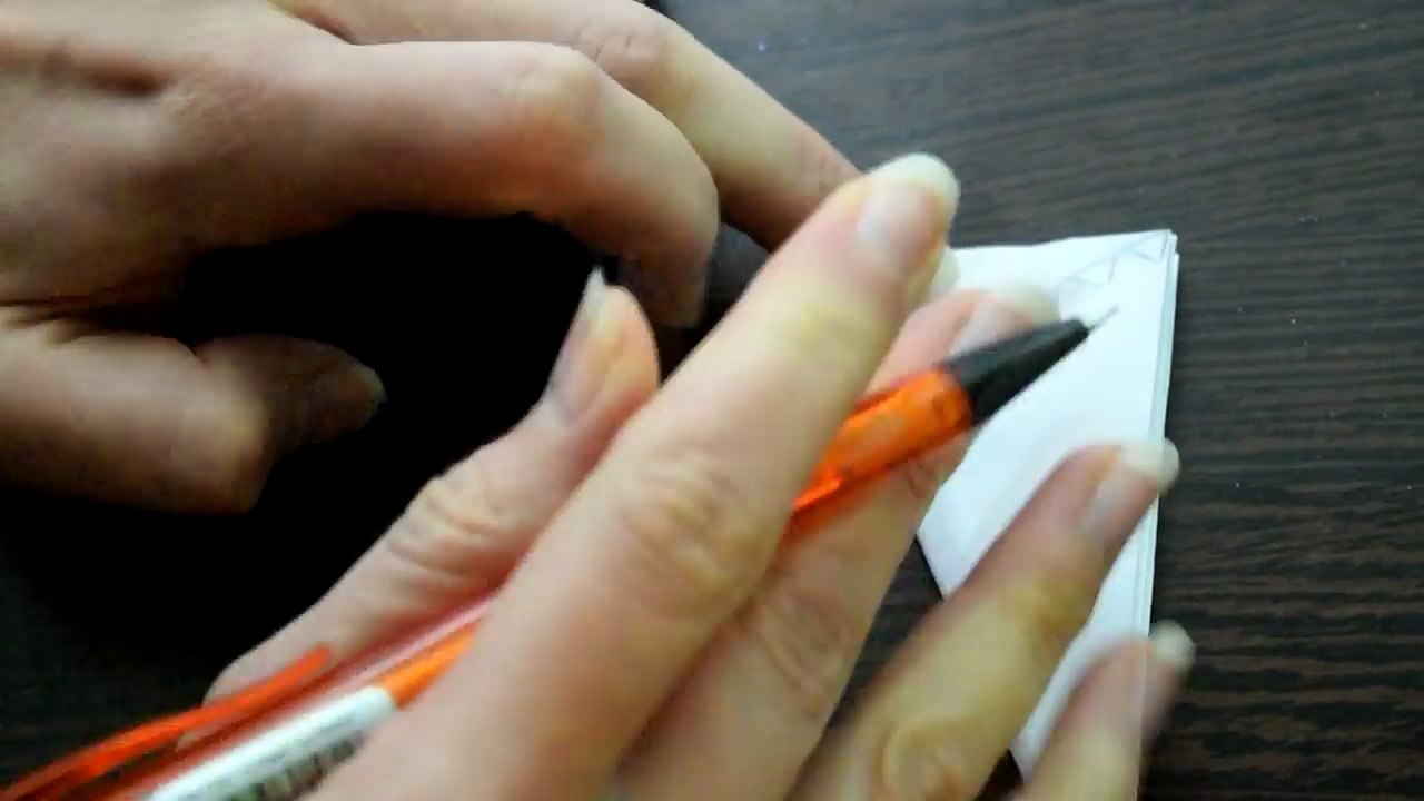 Tutoriel: comment faire un flocon de neige en papier ❄❅❆