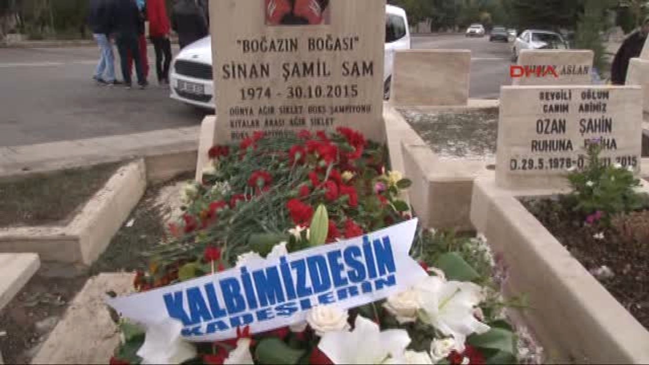 Boğazın Boğası, Mezarı Başında Anıldı