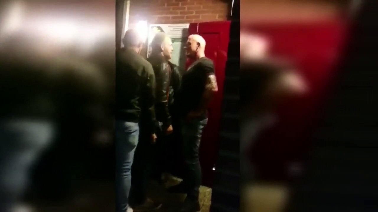 Donner une petite claque à un videur de boîte de nuit : mauvaise idée