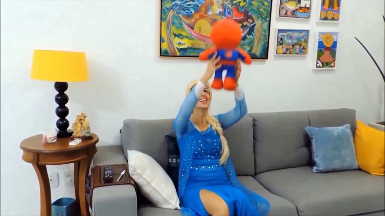 Frozen Elsa vs JOKER POO AND FART PRANK w/ Spiderbaby Spiderman Hulk Maleficent! SuperHero Movie IRL